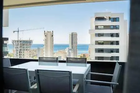Apartamento De 3 Dormitorios Piscina Y Parking