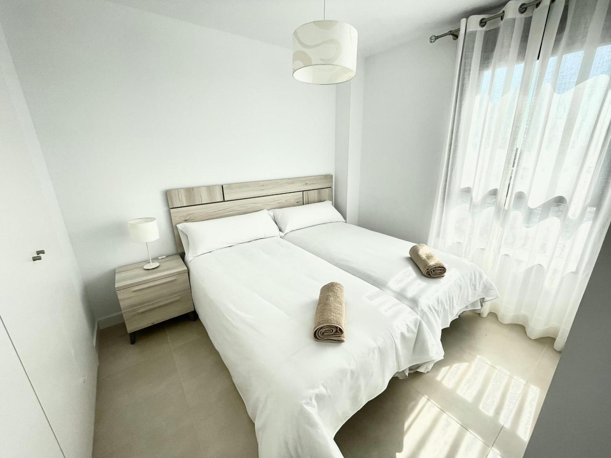 Apartment De 3 Piscina Y Parking *